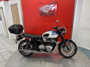 USED TRIUMPH BONNEVILLE T100 FOR SALE IN SURREY