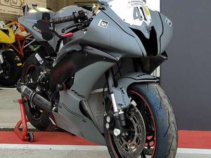 YAMAHA YZF-R6 PISTA GRIGIO