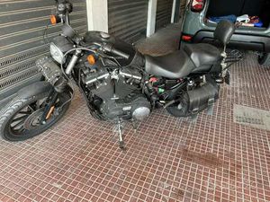 HARLEY-DAVIDSON IRON 883