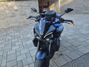 YAMAHA MT-10 + ACCESSORI