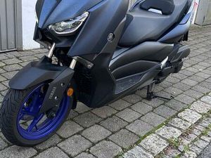 YAMAHA XMAX 125