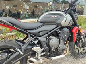 TRIUMPH TRIDENT 660 ACCESSORIATA - KM 4988 -