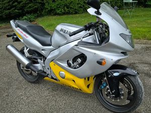 YAMAHA YZF600