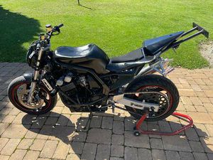 YAMAHA FAZER 600 RJ021, STUNT