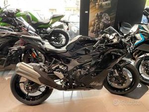 KAWASAKI NINJA ZX-4 R ANNO 2025