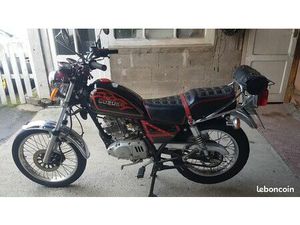 SUZUKI GN125