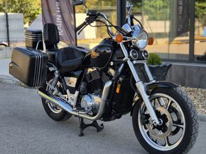 HONDA SHADOW VT 1100 →