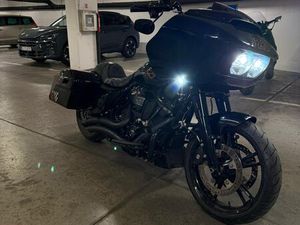 HARLEY DAVIDSON ROAD GLIDE ALL BLACK - STANJE: 10/10, 2019 GOD.
