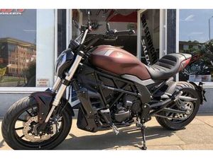 BENELLI 502C URBAN CRUISER- STREET ATTITIDE!