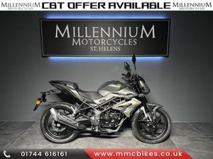BENELLI BN125 125 CC LEARNER LEGAL NAKED MOTORCYCLE RIDE ON A CBT
