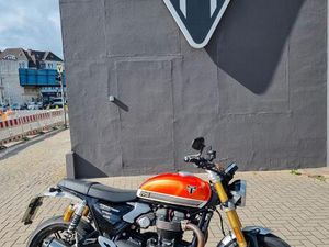TRIUMPH SPEED TWIN 1200 RS VORFÜHRER