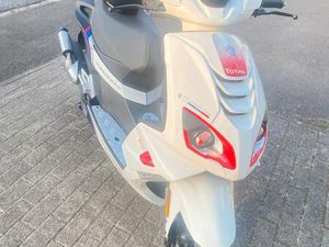 PEUGEOT SPEEDFIGHT 4 LC SPORT ROLLER SONDERMODELL 2 TAKTER