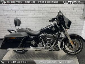 HARLEY DAVIDSON STREET GLIDE, 73 PLATE, 5068 MILES, 1868 CC, COMES WITH PANNIE...