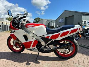 YAMAHA TZR250 | 1987 | 25.293 KM ROT-WEIß
