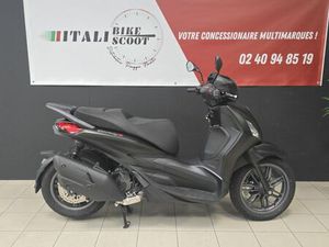 PIAGGIO BEVERLY 400 2025 400 CM3 | SCOOTER | 151 KM | 44400 REZE