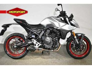 SUZUKI GSX 8S ZILVER