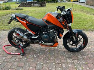 KTM DUKE 690 TOP GEPFLEGT, AKRAPOVIC, POWERPARTS
