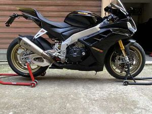APRILIA RSV4 FACTORY