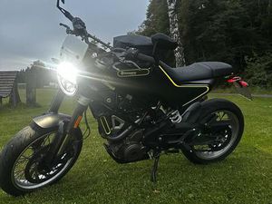 HUSQVARNA SVARTPILEN 401 S22 WINTERPREIS