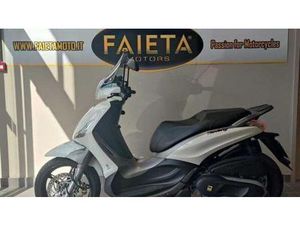 VENDO PIAGGIO BEVERLY 350 SPORTTOURING IE ABS (2011 - 17) USATA A ROMA (CODICE 9825149) - MOTO.IT