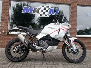 DUCATI DESERT X