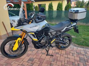 SUZUKI V-STROM 800DE, NOVÉ PNEU, ROČNÍ SERVIS NYNÍ PROVEDEN