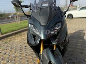 YAMAHA TMAX 560