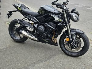 TRIUMPH STREET TRIPLE 765 RS