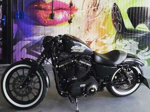 HARLEY-DAVIDSON IRON 883