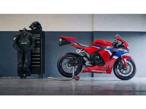 HONDA CBR600RR - ROT UND SCHWARZ- AM LAGER