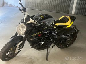 MOTO MV AGUSTA BRUTALE DRAGSTER 800RR