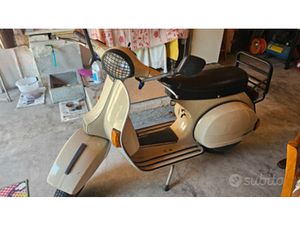 VESPA P200E