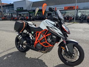 KTM 1290 SUPER DUKE R