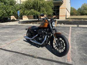 2014 HARLEY-DAVIDSON® IRON 883™ AMBER WHISKEY