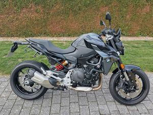 BMW F 900 R TRIPLE + 4 PAKETE + NOTRUF + GARANTIE