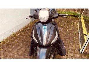 VENDO PIAGGIO BEVERLY 300 I.E. POLICE ABS-ASR (2017 - 20) USATA A MONZA (CODICE 9827372) - MOTO.IT