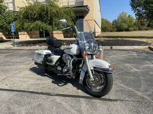 2006 HARLEY-DAVIDSON® ROAD KING® GLACIER WHITE PEARL