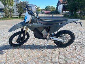 STARK EX ENDURO 2025