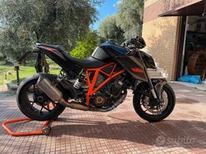 KTM SUPERDUKE 1290R 2016