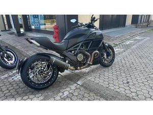 VENDO DUCATI DIAVEL 1200 (2014 - 16) USATA A BAREGGIO (CODICE 9828388) - MOTO.IT