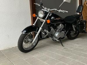 HONDA SHADOW 125 MIT DEZENTER OPTIK