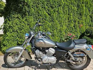 TOP GEPFLEGTE HONDA SHADOW 125 NUR 2900 KM