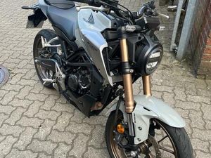 125 ER HONDA CB 125R