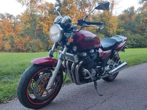 YAMAHA XJR1200