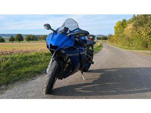 YAMAHA R1 - AKRA, CARBON, 2. HAND, WENIG KILOMETER, RN65