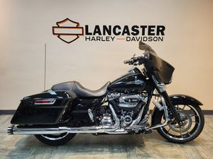 2021 HARLEY-DAVIDSON® STREET GLIDE® VIVID BLACK FLHX