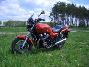 HONDA CB 750 SEVEN FIFTY (RC42)