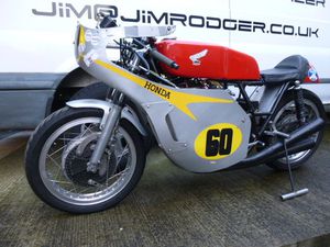 HONDA 500 CC 4 CLASSIC RACE BIKE