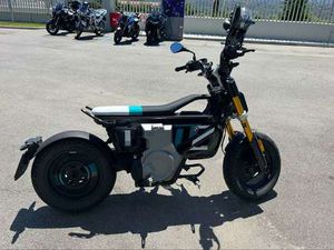 BMW CE 02 11 KW NERO