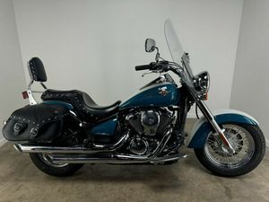 2022 KAWASAKI VULCAN 900 CLASSIC LT PEARL ROBOTIC WHITE/PEARL NIGHTSHADE TEAL - 068423